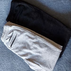Bundle of 2 American Eagle joggers .